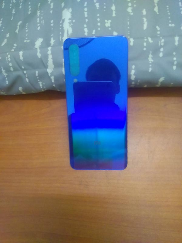 thay nắp lưng, vỏ máy xiaomi mi9 se lấy ngay 1 thay nắp lưng, vỏ máy xiaomi mi9 se lấy ngay 1
